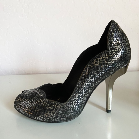 Iridescent, leather snakeskin, stilettos, 6.5 - Picture 2 of 6